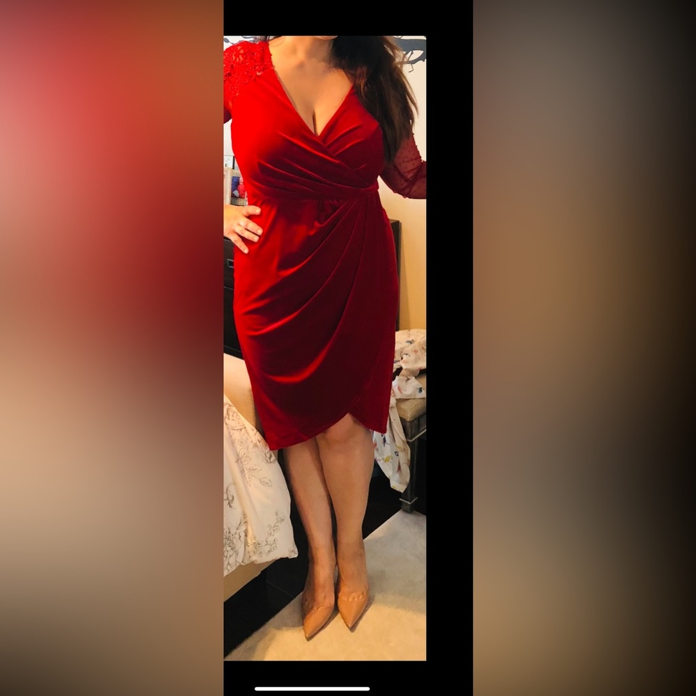 Lady In Red - Picture 2 of 8
